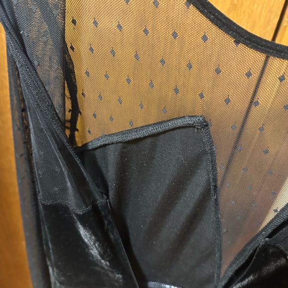 Formal velour dress - Picture 7 of 9